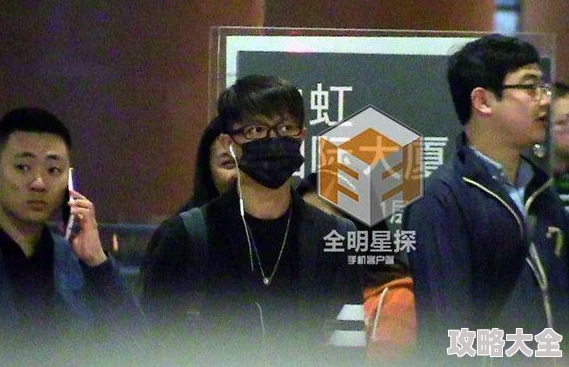 苏雨柔疑似与神秘男子深夜约会举止亲密恋情曝光引猜测