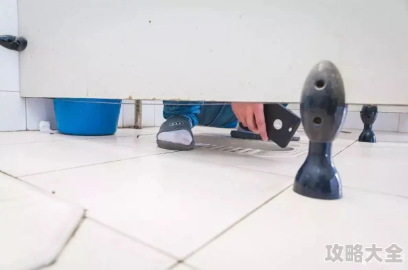 男校公用人型便器学生不堪其扰校方称系租赁物不便拆除