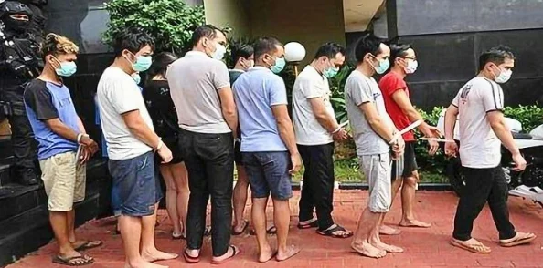 美国雪白人妖sarina涉嫌网络诈骗已被警方调查