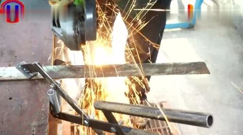 废土生存必备：热门DIY铁铲制作教程，集齐木板、铁钉与回收铁块打造！