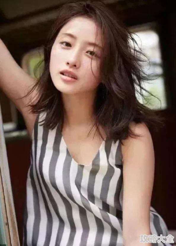 女教师三上悠亚SSNI-241展现了女性的自信与魅力鼓励人们追求梦想和美好生活