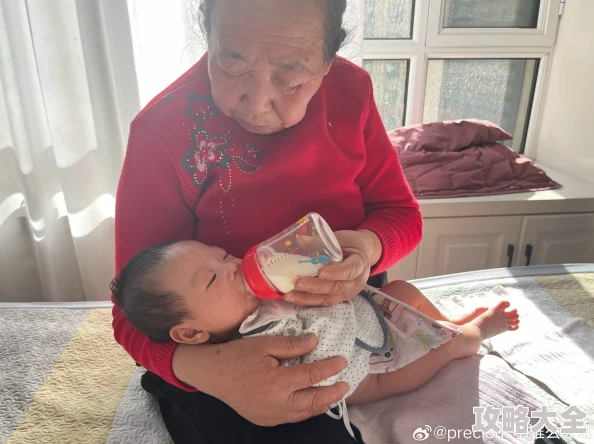 老太爷吸丫头奶水小怜震惊2025最新AI智能奶妈黑科技颠覆母婴行业