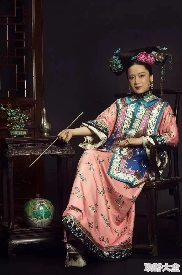 后宫翻身记小道消息称皇后娘娘原是江南绣娘刺绣技艺天下无双