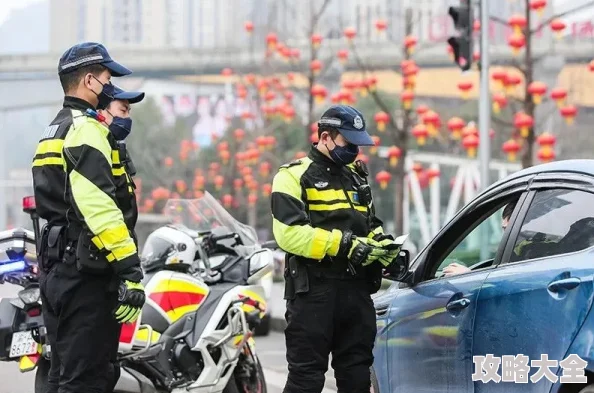 帅交警被驯服脱了警裤跪下2025元宇宙警用AR系统上线测试